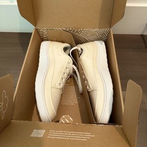 Allbirds Canvas Pacers Men’s size 9
